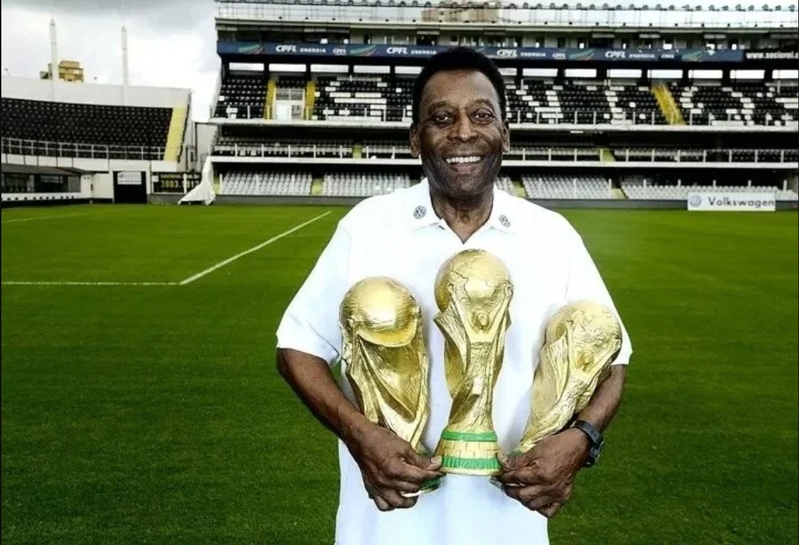 Pelé cùng đội tuyển Brazil ba lần vô địch World Cup vào các năm 1958, 1962 và 1970. 