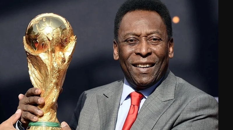Pelé sinh năm 1940 và được thế giới gọi là Vua bóng đá nhờ tài năng kiệt xuất. 
