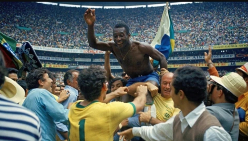 Vua bóng đá – Huyền thoại bóng đá Pelé là người nước nào?
