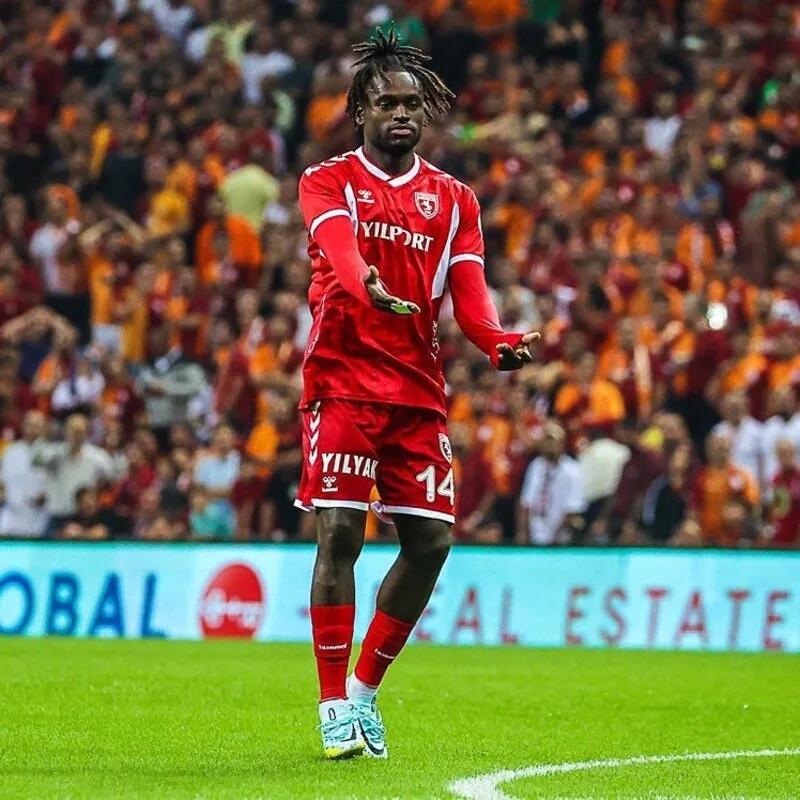 Nany Dimata gây chú ý với thông số tốc độ rất cao tại Champions League, trở thành cái tên đáng chú ý trong cuộc đua tốc độ.