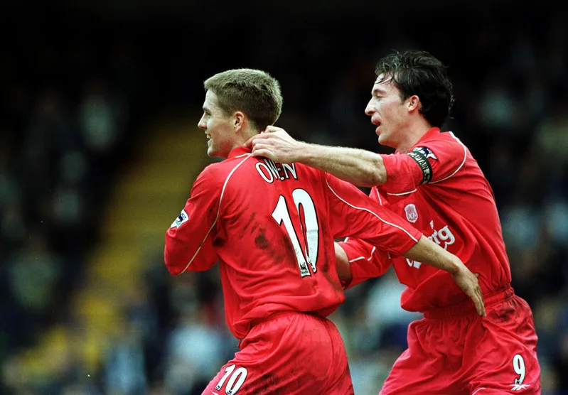 Robbie Fowler và Michael Owen là hai tiền đạo từng làm bùng nổ Anfield bằng bản năng săn bàn xuất sắc.